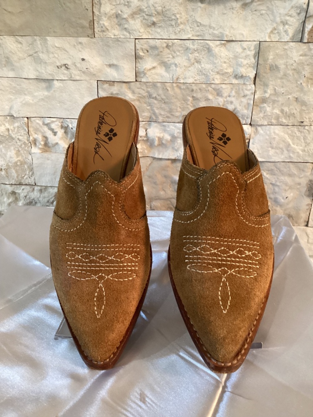 Patricia Nash Battista Suede Mules - Picture 5 of 13